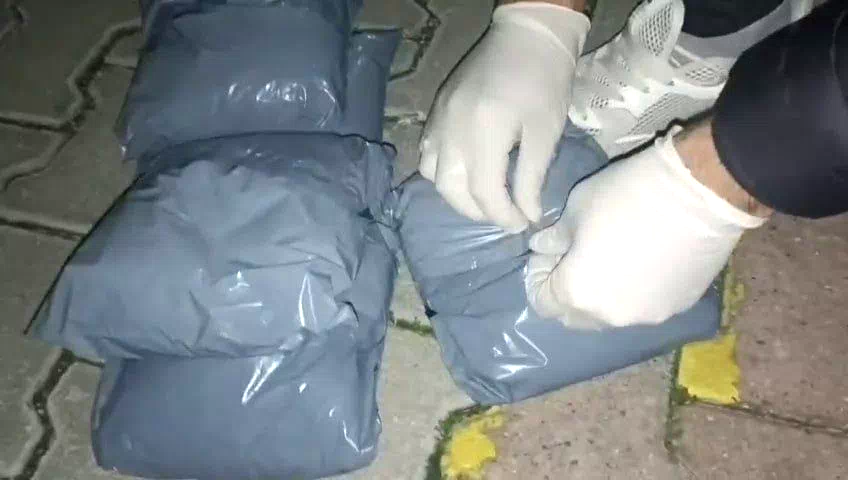 Uyuşturucu sevkiyatında yakalanan emekli polis tutuklandı