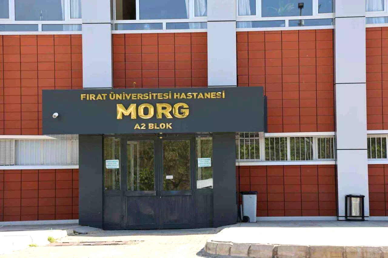 Üzerine beton blok düşen işçi hayatını kaybetti