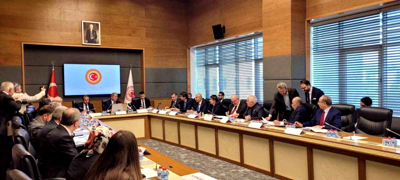 Uzman er ve erbaşlarla ilgili düzenlemeleri içeren kanun teklifi komisyonda kabul edildi