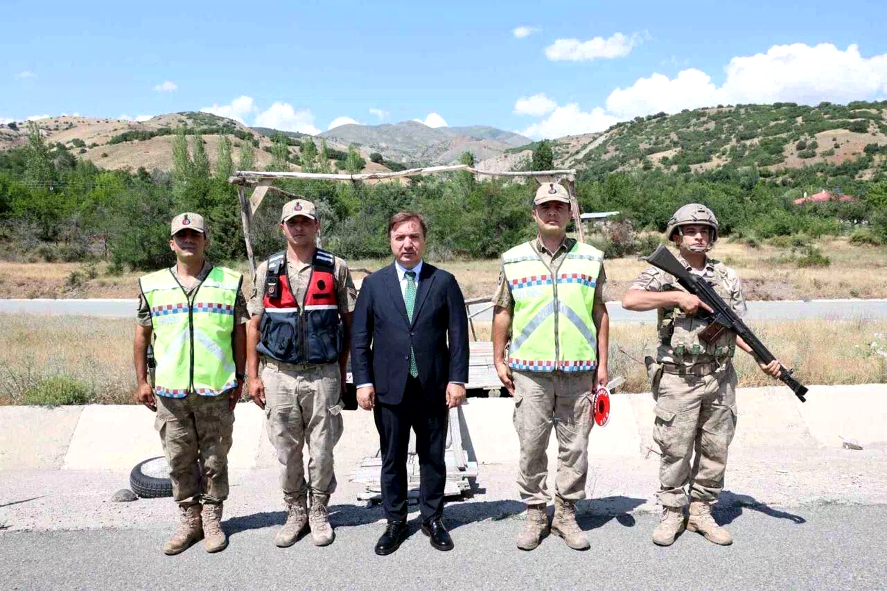 Vali Aydoğdu’dan jandarma personeline asayiş noktasında ziyaret