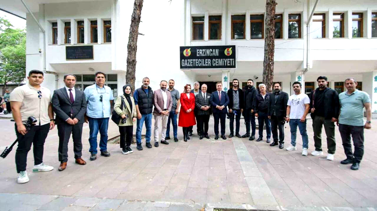 Vali Aydoğdu, EGC’de gazetecilerle bir araya geldi