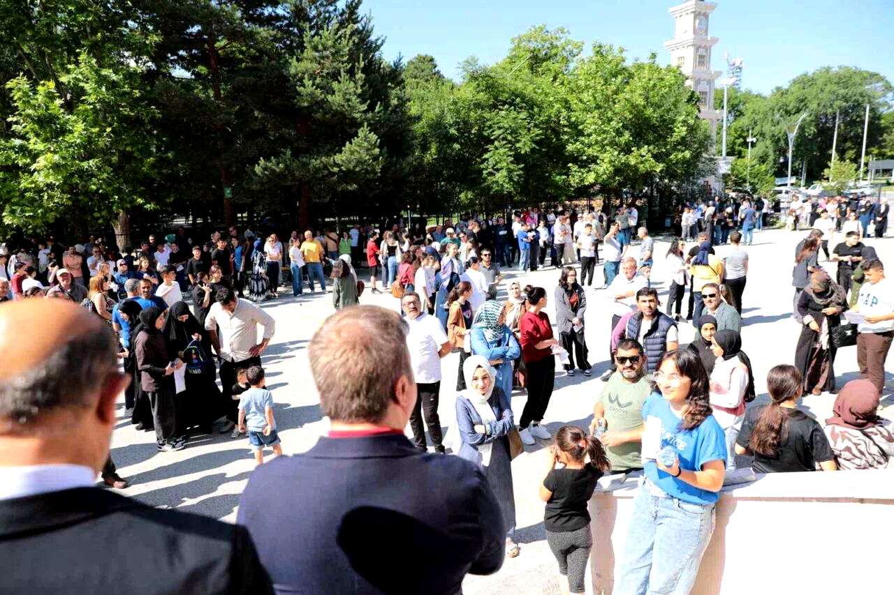 Vali Aydoğdu LGS sınavına giren öğrencilere başarılar diledi