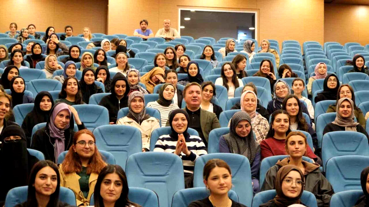 Vali Aydoğdu öğrencileri dinledi