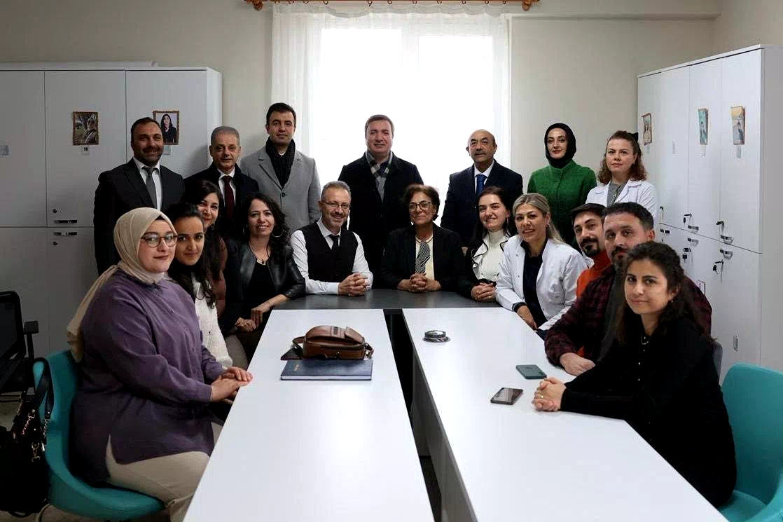 Vali Aydoğdu, öğretmenlerin emeklerine teşekkür etti