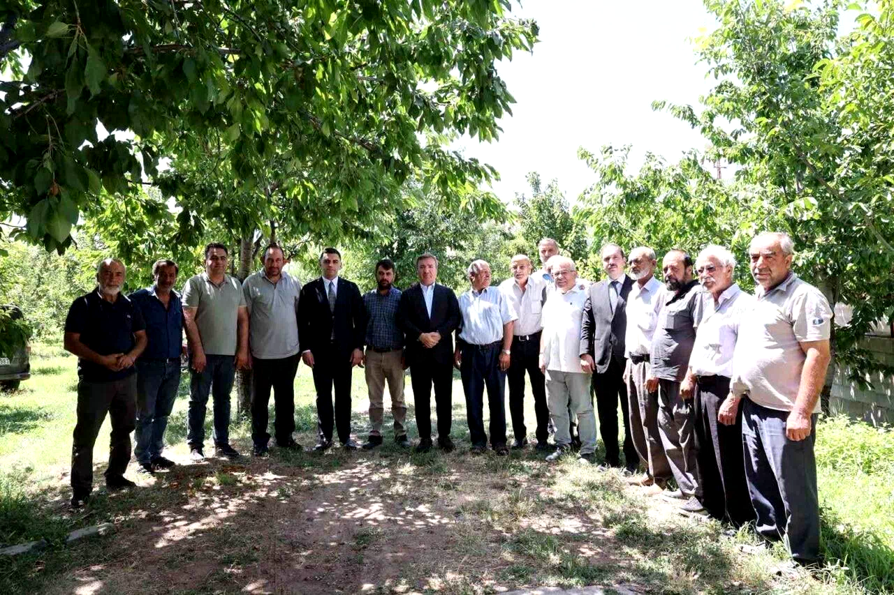 Vali Aydoğdu, Ortayurt köyünde üreticilerin taleplerini dinledi