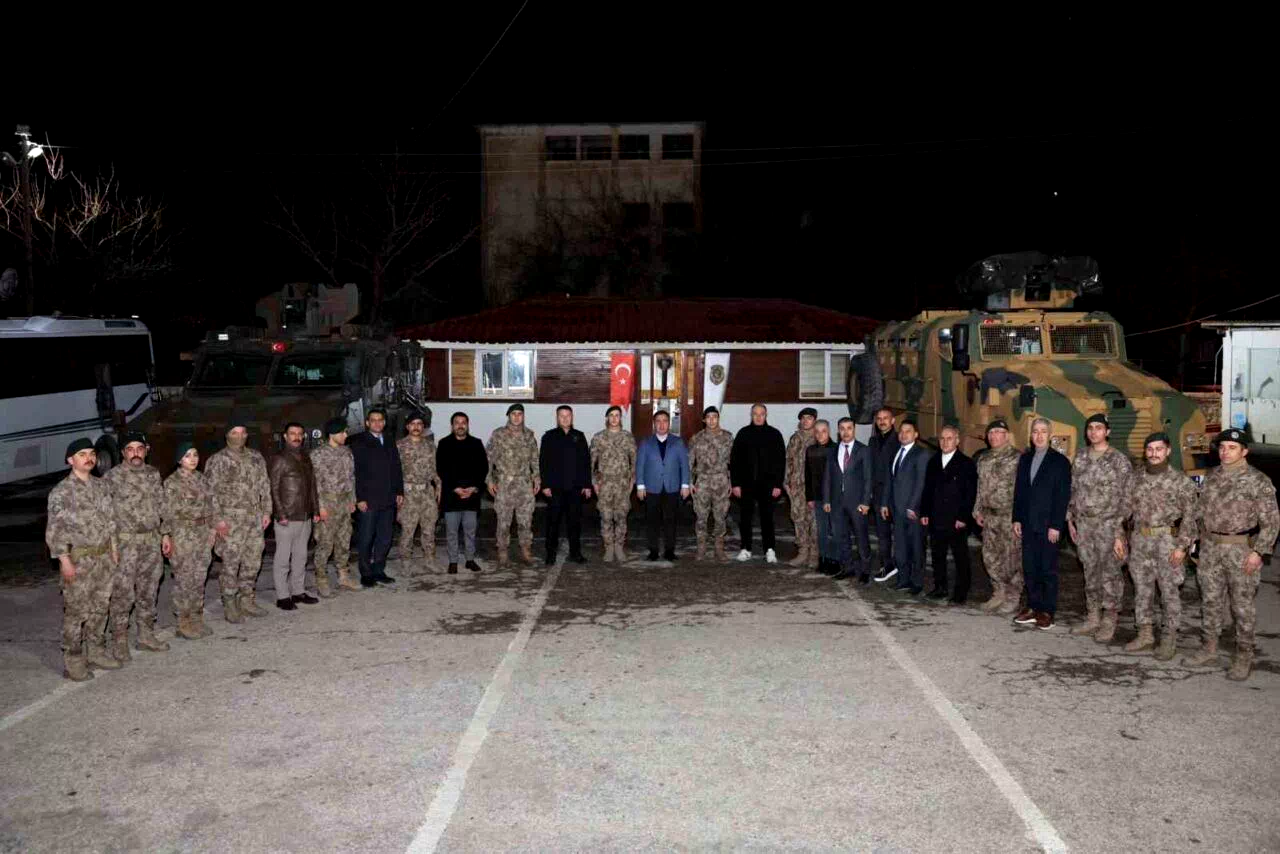 Vali Aydoğdu, Özel Harekat Şube Müdürlüğü personeliyle sahurda buluştu