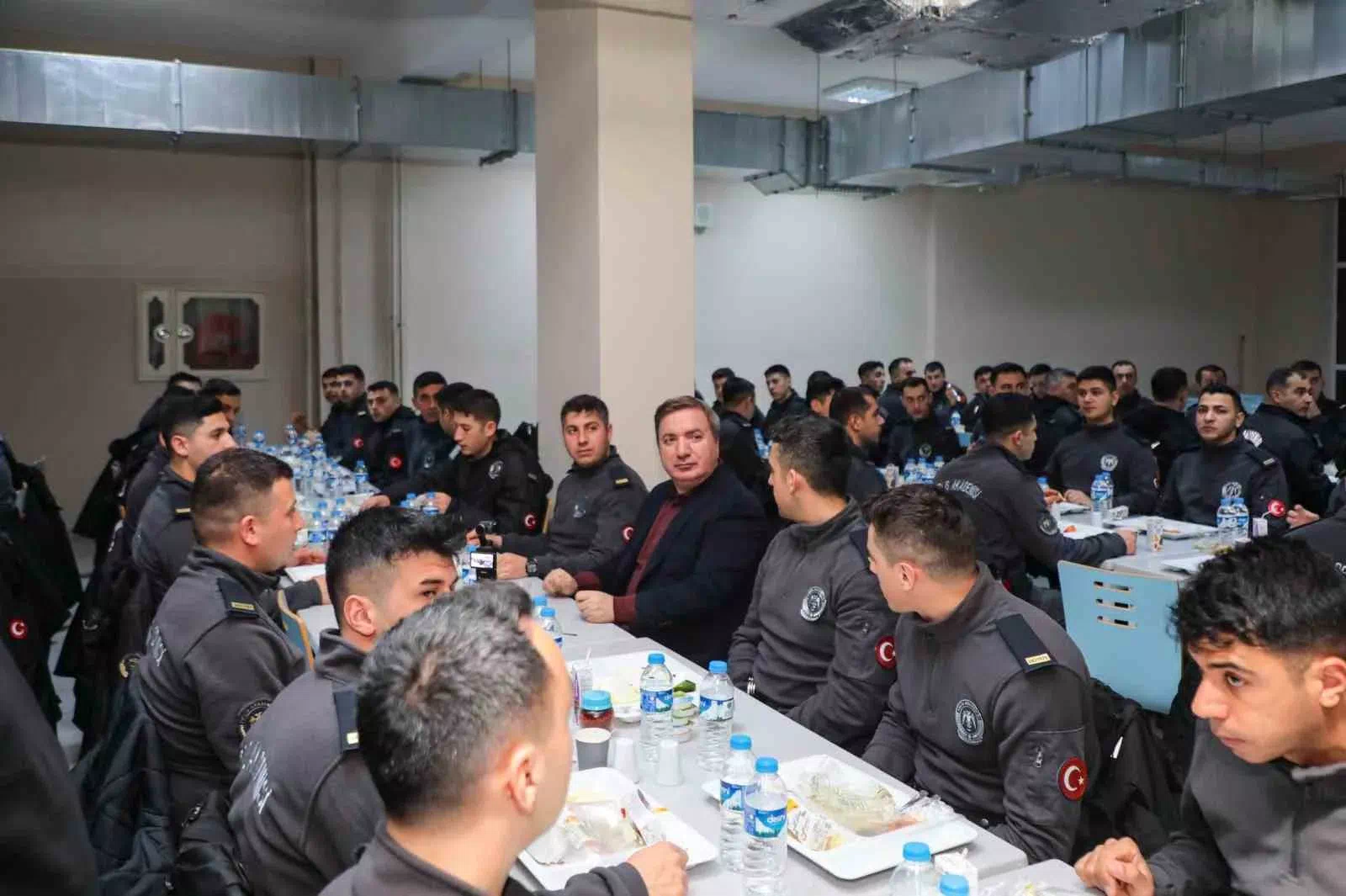 VALİ AYDOĞDU, POMEM ÖĞRENCİLERİYLE SAHURDA BULUŞTU.