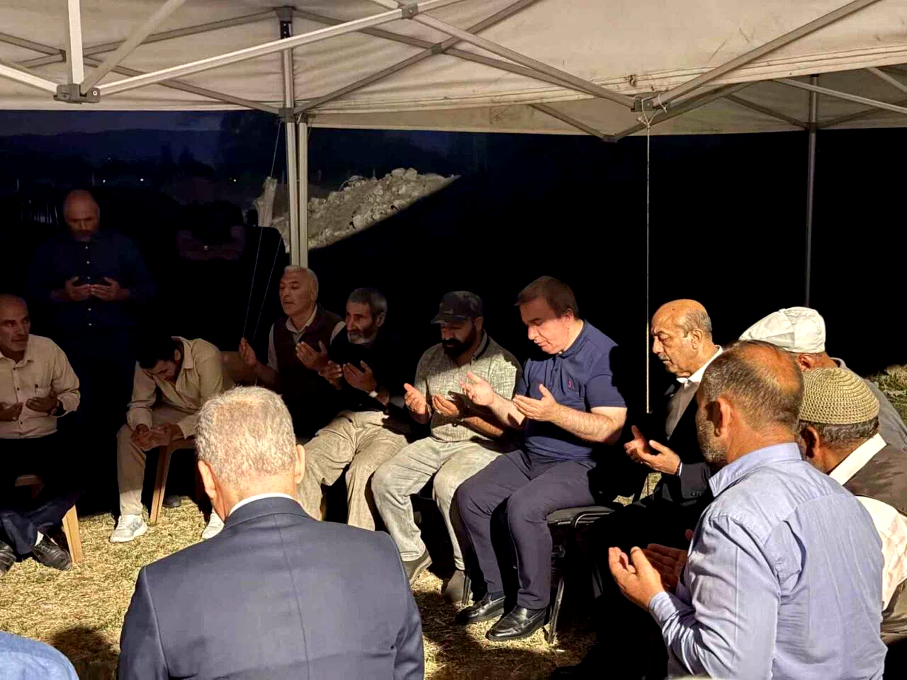 Vali Aydoğdu Pülümür Çayı’nda hayatını kaybeden Özkan İlçi’nin ailesine taziye ziyaretinde bulundu