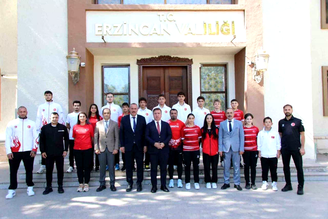 Vali Aydoğdu, sporcuları makamında ağırladı