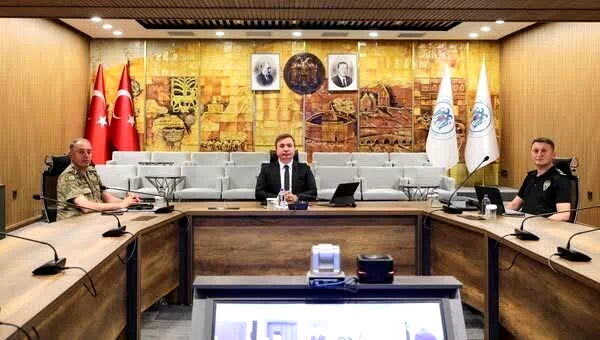 Vali Aydoğdu VKS toplantısına katıldı