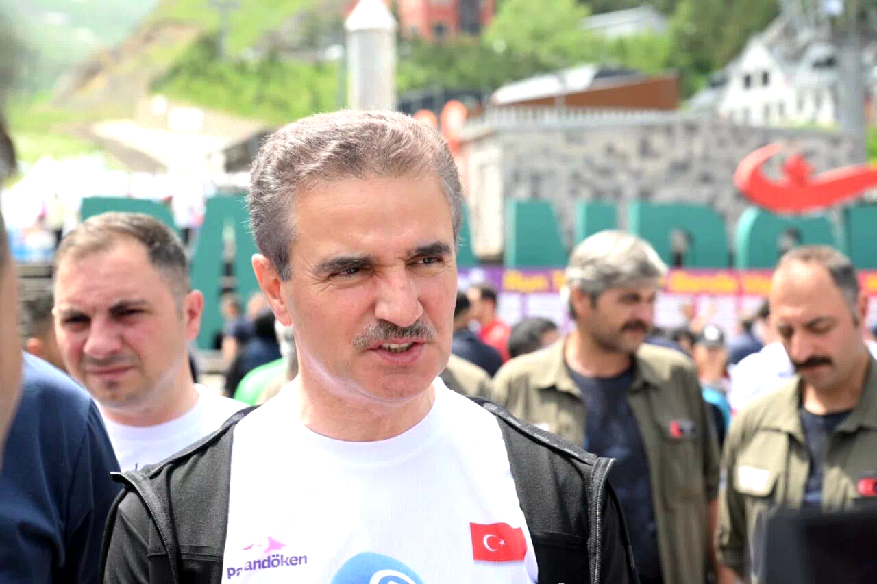 Vali Baruş, Palandöken’de “Run to stars” yürüyüşüne katıldı