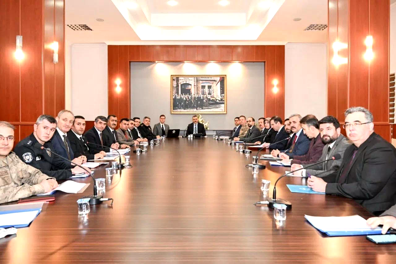 Vali Çiftçi başkanlığında ‘Palandöken’ zirvesi