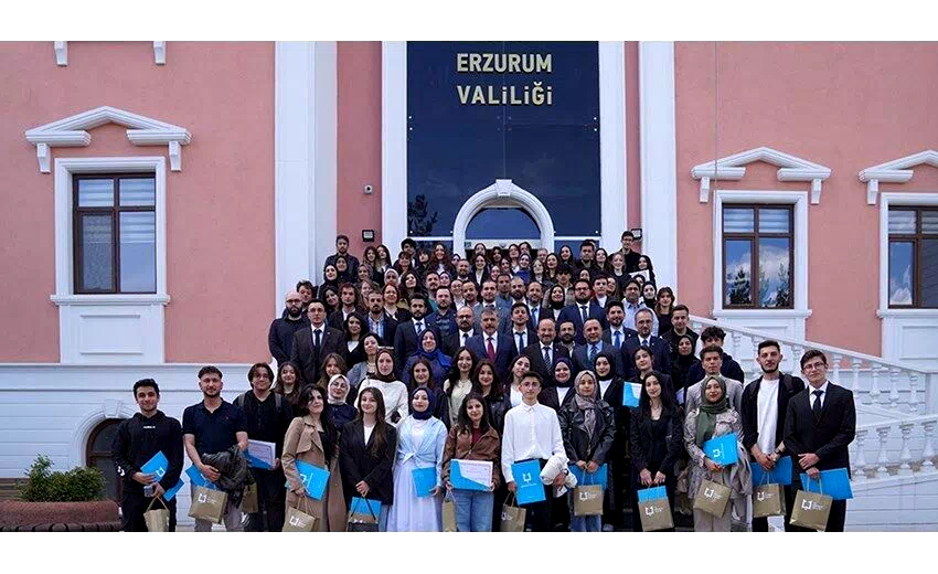 Vali Çiftçi’den Palandöken Ekonomi Forumu’nda görev alan ETÜ’lülere jest