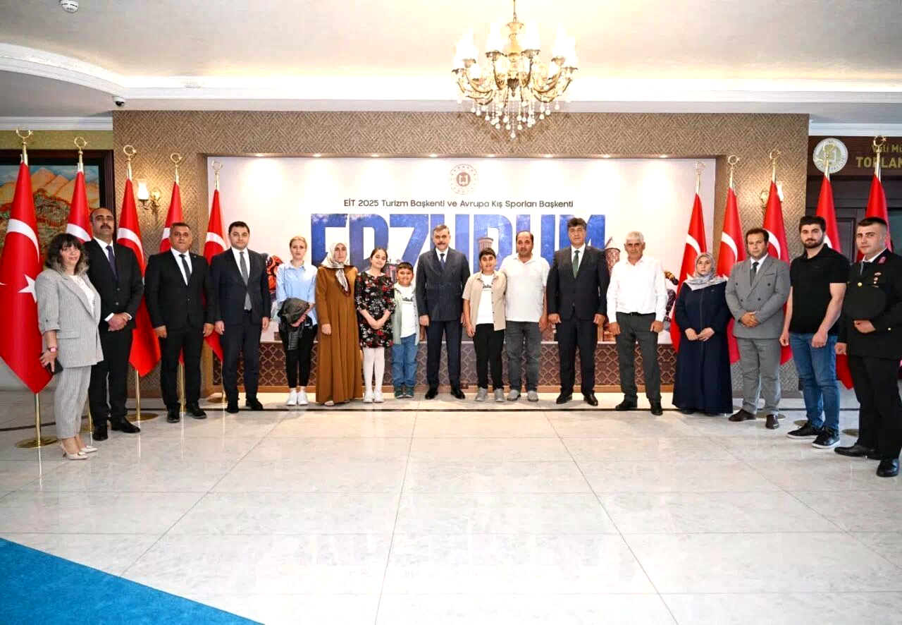 Vali Çiftçi’den, Pasinler Kaymakamı ve Belediye Başkanına teşekkür belgesi