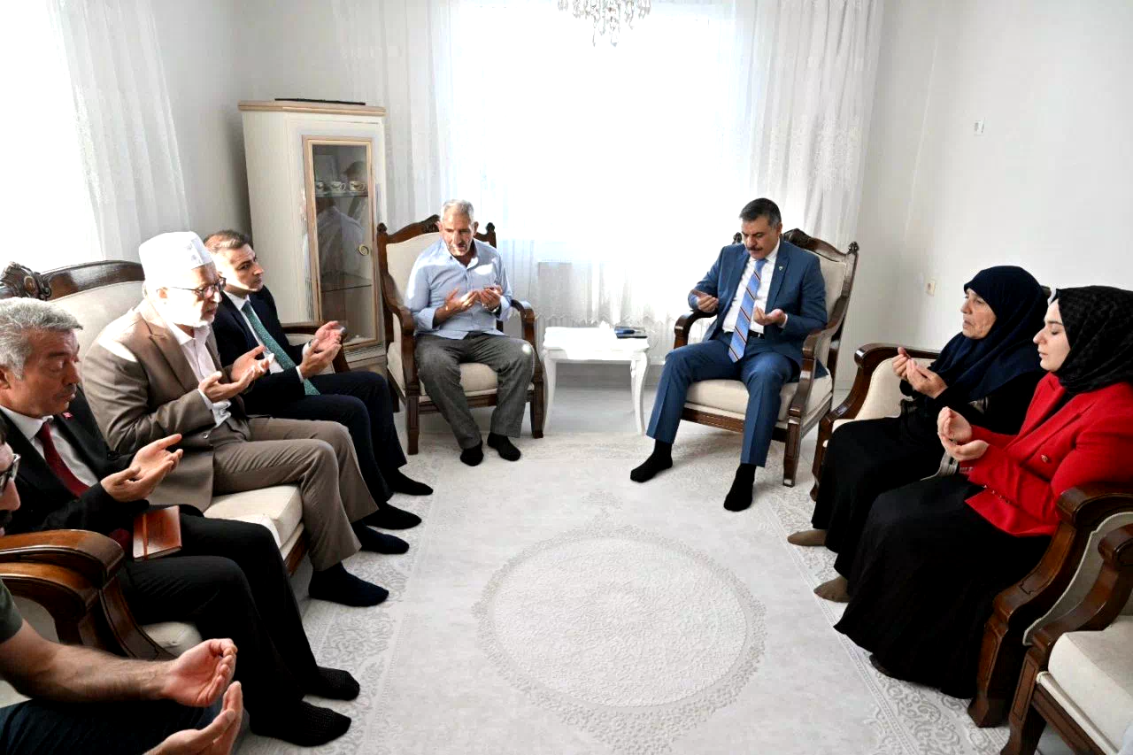 Vali Çiftçi’den şehit ailesine ziyaret