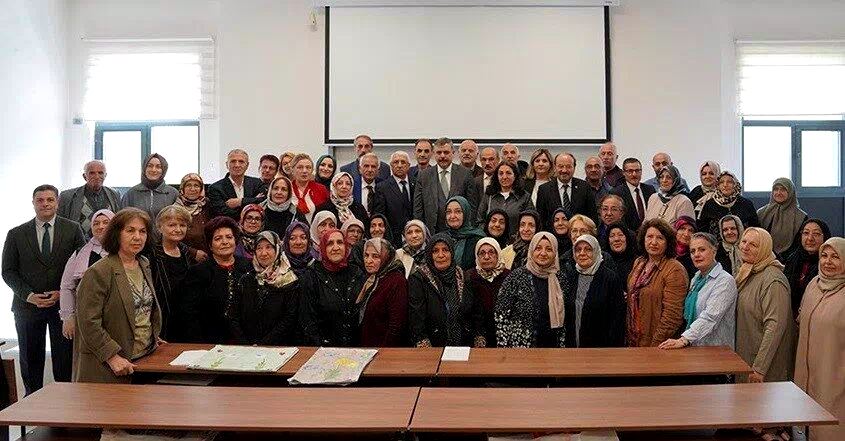 Vali Çiftçi, Tazelenme üniversitesinde öğrencilerle buluştu