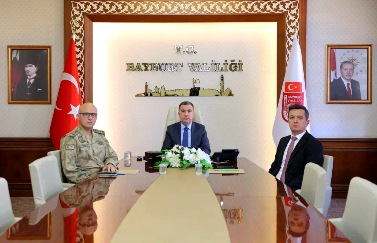 Vali Eldivan, Bakan Yerlikaya başkanlığındaki VKS toplantısına katıldı