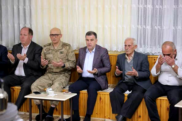 Vali Eldivan’dan Salkımsu Köyü’nde Taziye Ziyareti