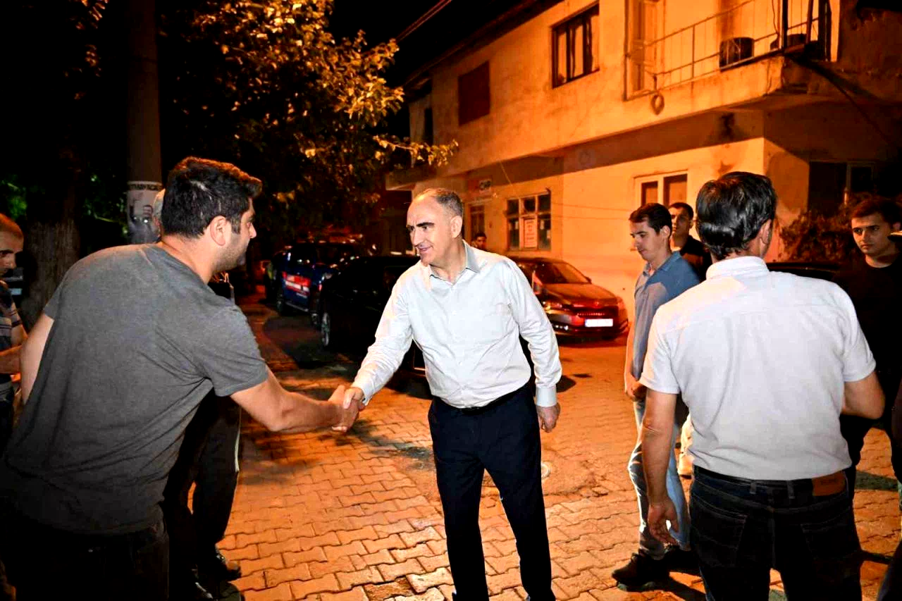 Vali Özkan depremden etkilenen bölgeleri inceledi