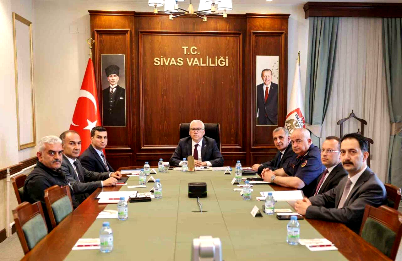 Vali Şimşek: “Vatandaşlarımızın huzuru ve güvenliği için ahada olmaya devam edeceğiz”