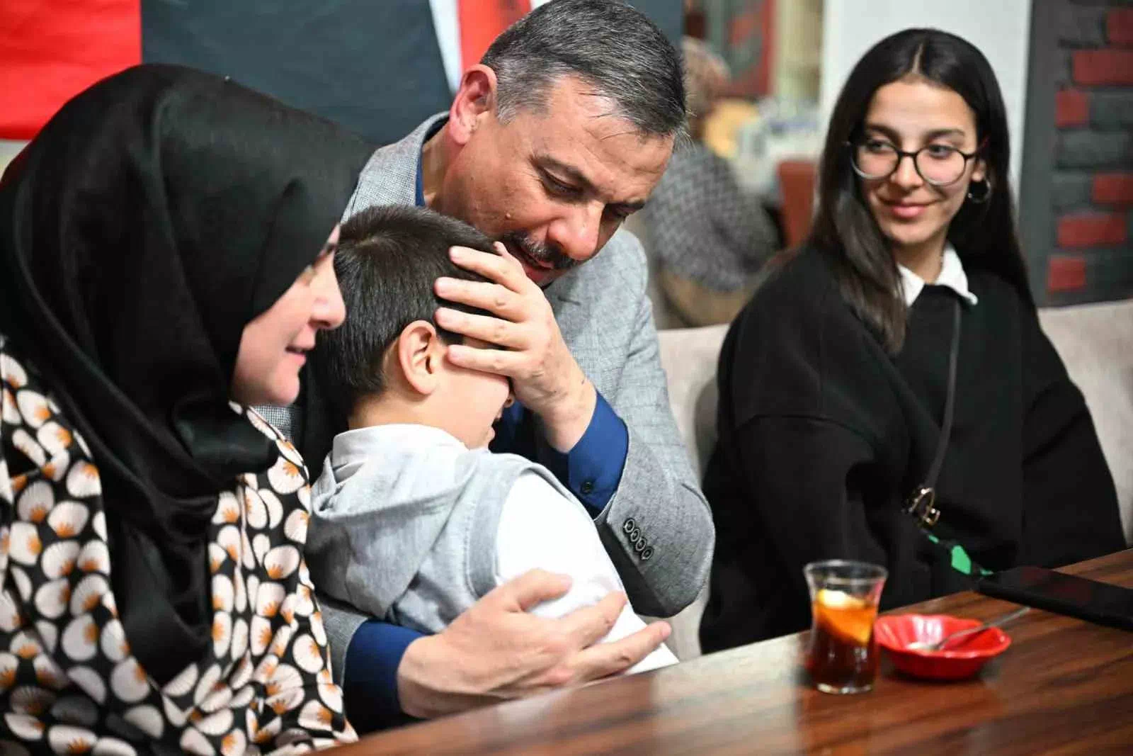 Vali ve Eşi, Vakıfların Önemine Dikkat Çekti