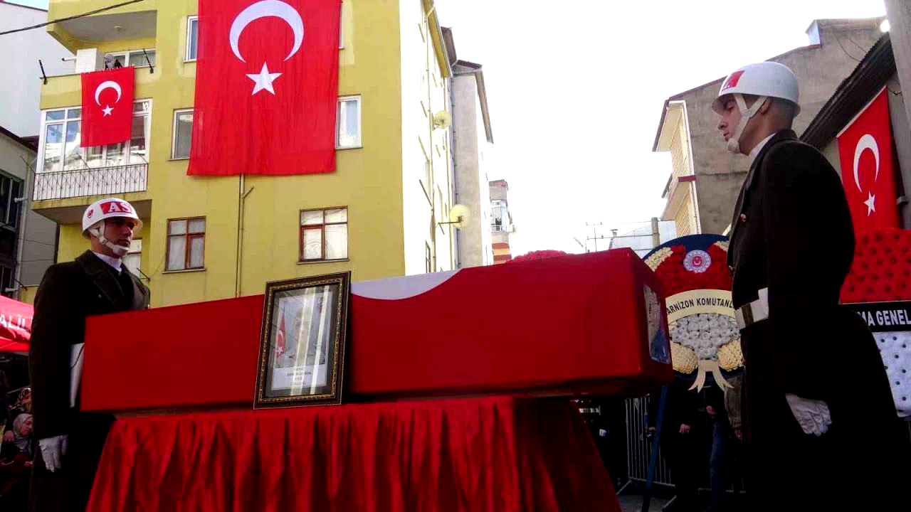Van’da rahatsızlanarak hayatını kaybeden asker, memleketi Giresun’da toprağa verildi