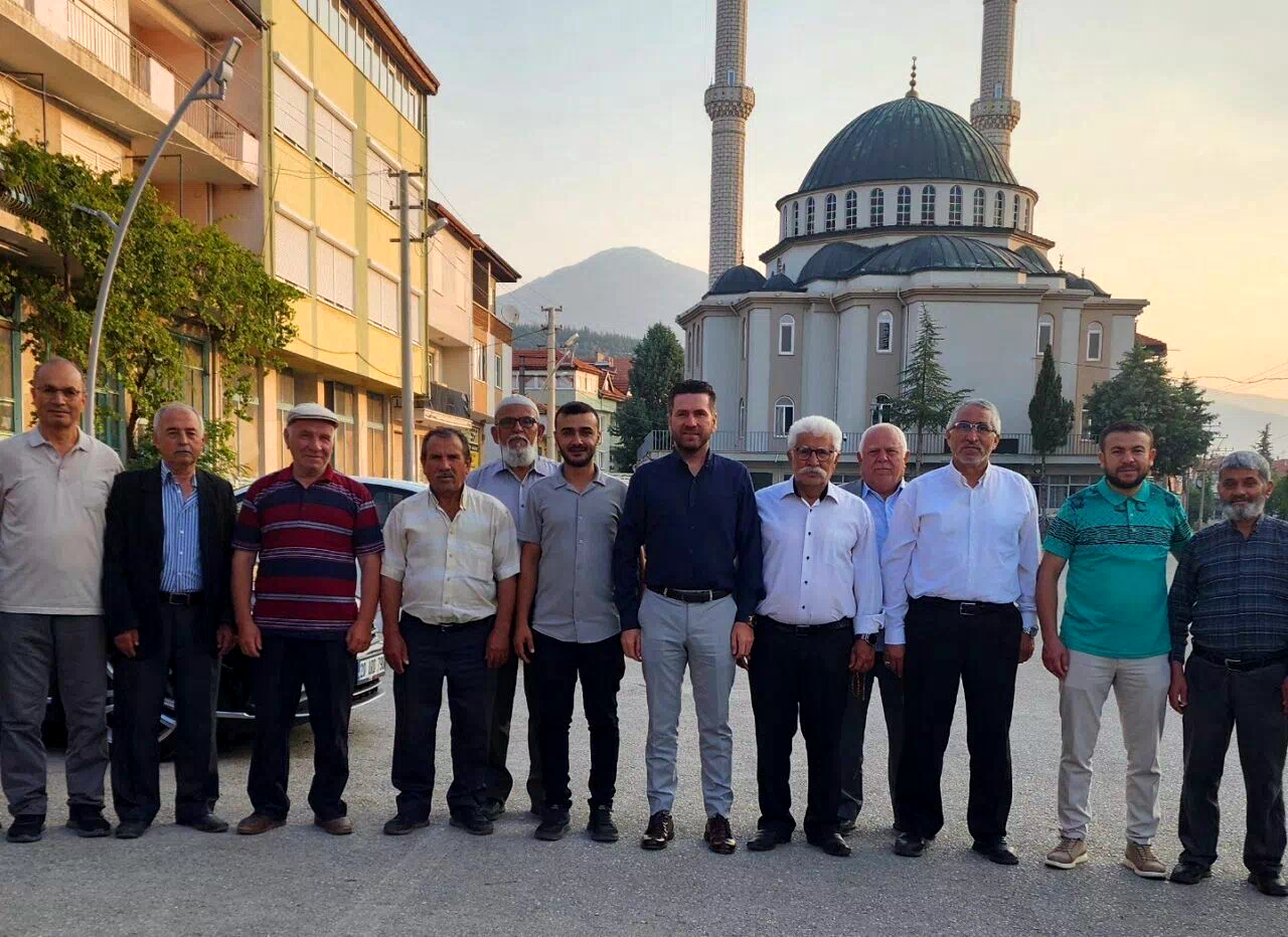 Vatandaşla sabah namazında buluşan Başkan Tatık’tan çocuklara müjde