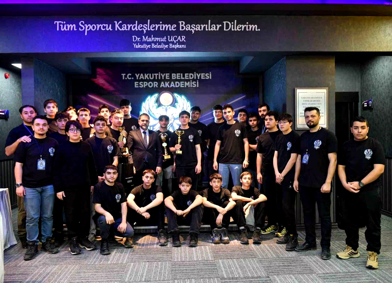 Yakutiye Belediyesi Espor akademisi liseler arası FIFA26 Espor turnuvasına gençlerden büyük ilgi