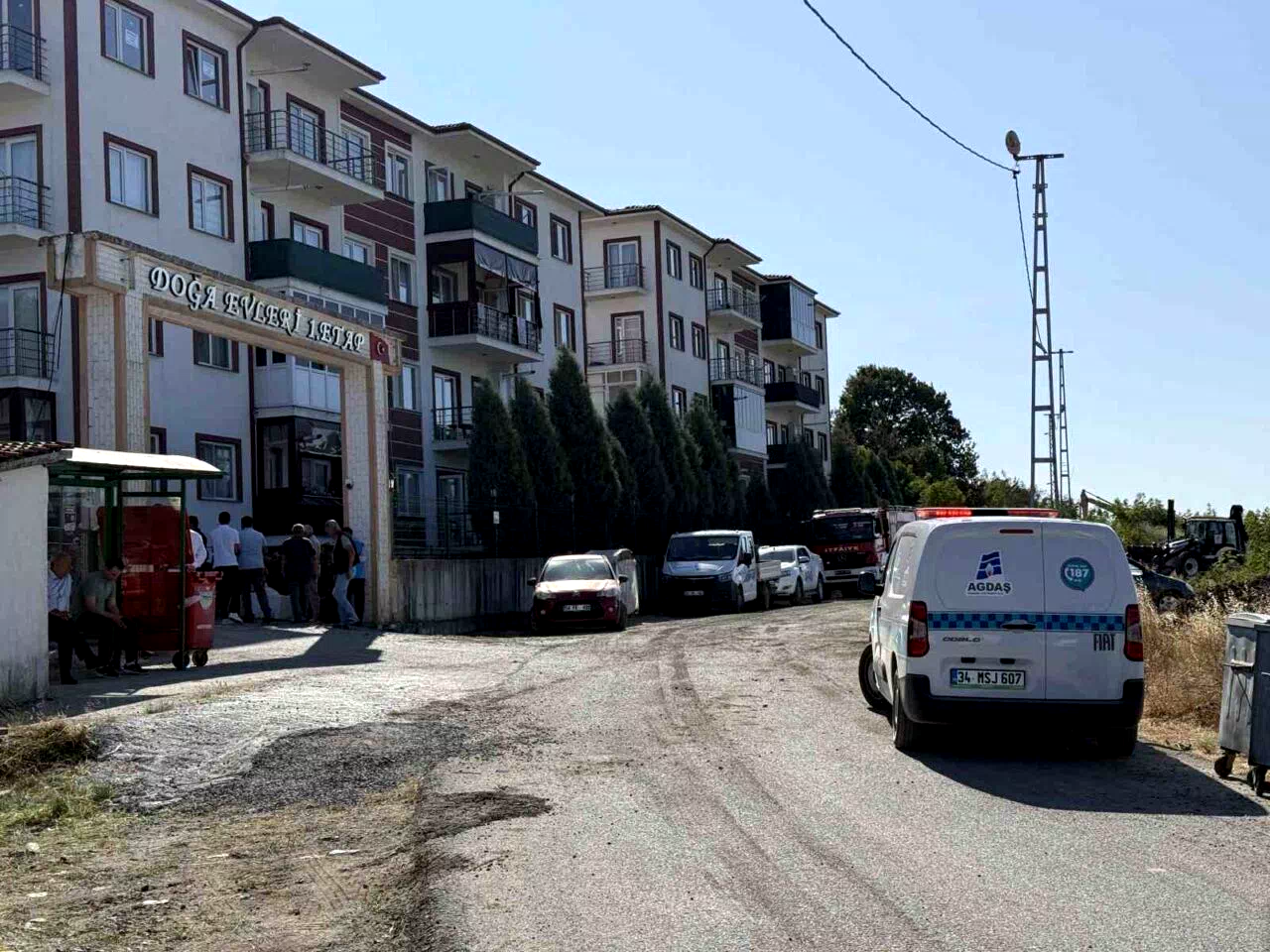 Yangın bölgesindeki bir site tedbir amaçlı tahliye edildi