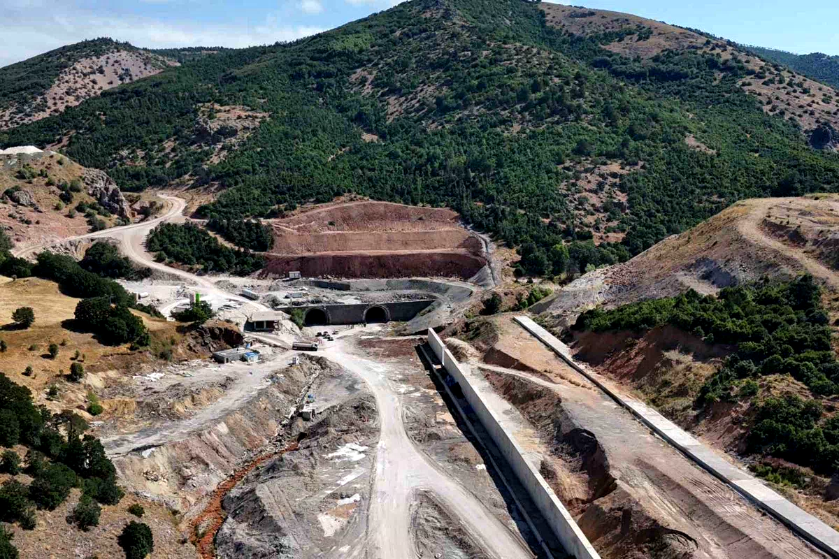 Yapımı yılan hikayelerini de geride bıraktı, Geminbeli tüneli yine verilen tarihte bitirilemedi