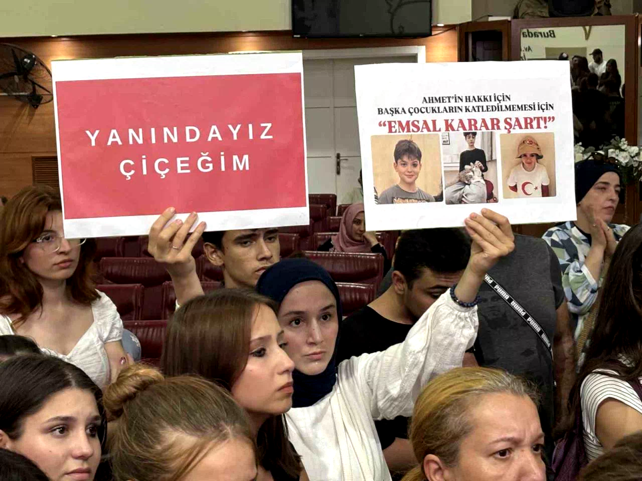 Yasemin Minguzzi, çocuklarını kaybeden ailelerle bir araya geldi