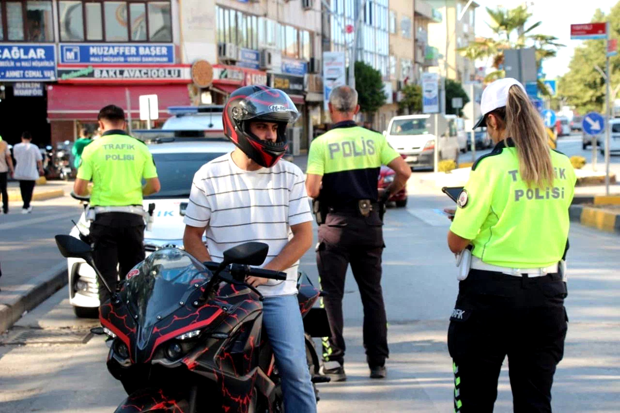 Yazın motosiklet yoğunluğu arttı, polis denetimleri hız kazandı