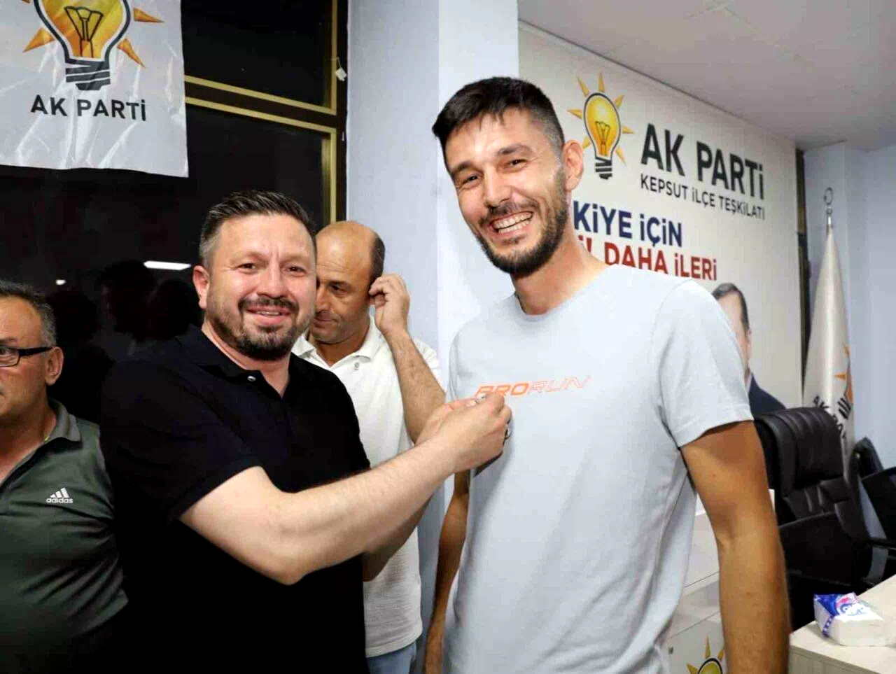 Yeniden Refah Partisi’nden 61 isim AK Parti’ye katıldı