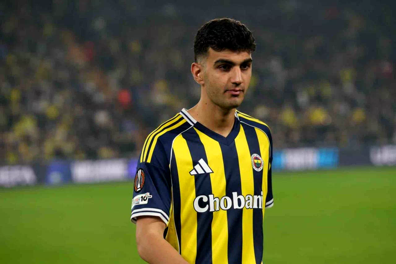 Yiğit Efe Demir, maça devam edemedi