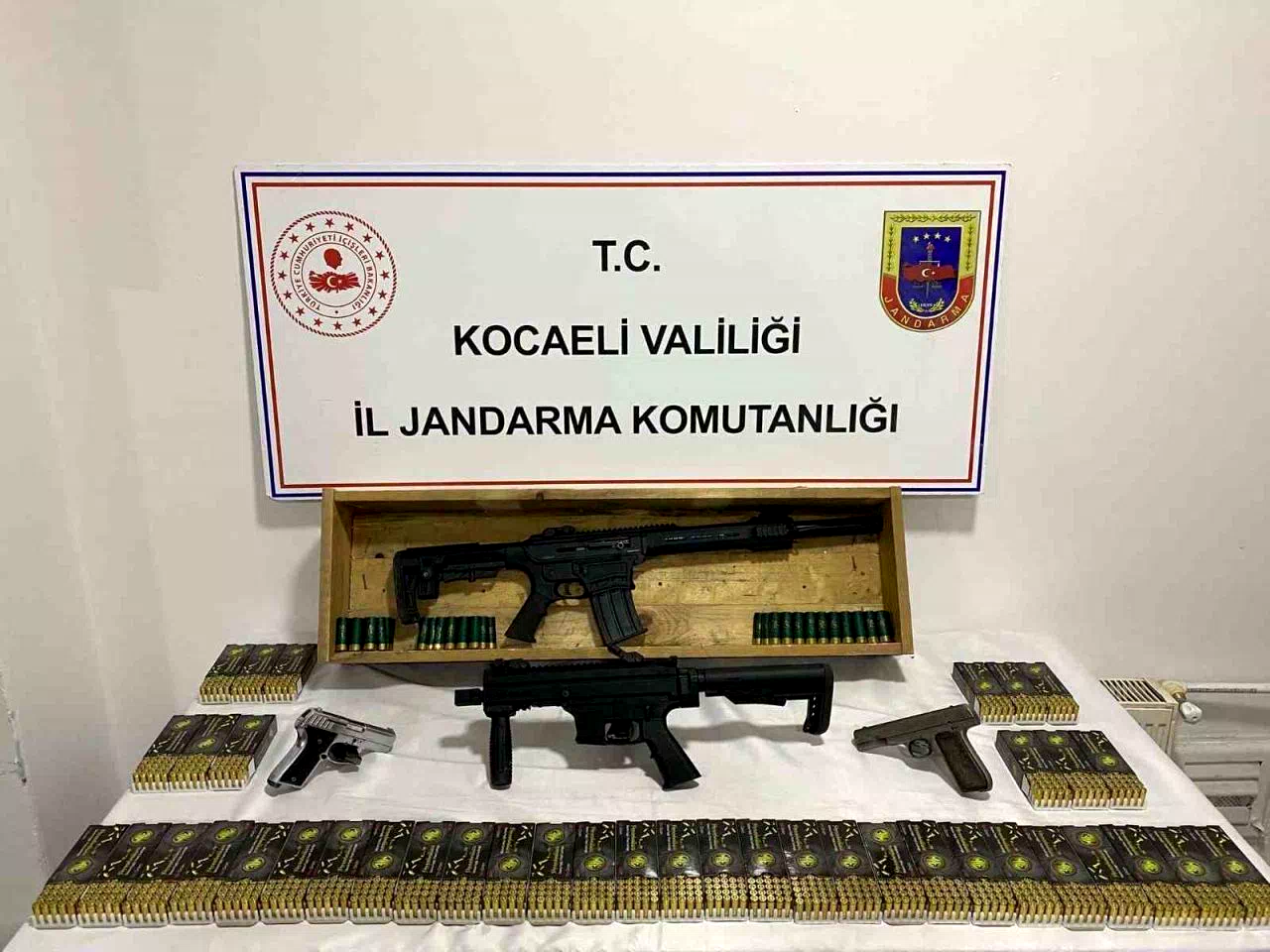 Yılbaşı öncesinde operasyon: 2 bin 61 tabanca fişeği ele geçirildi