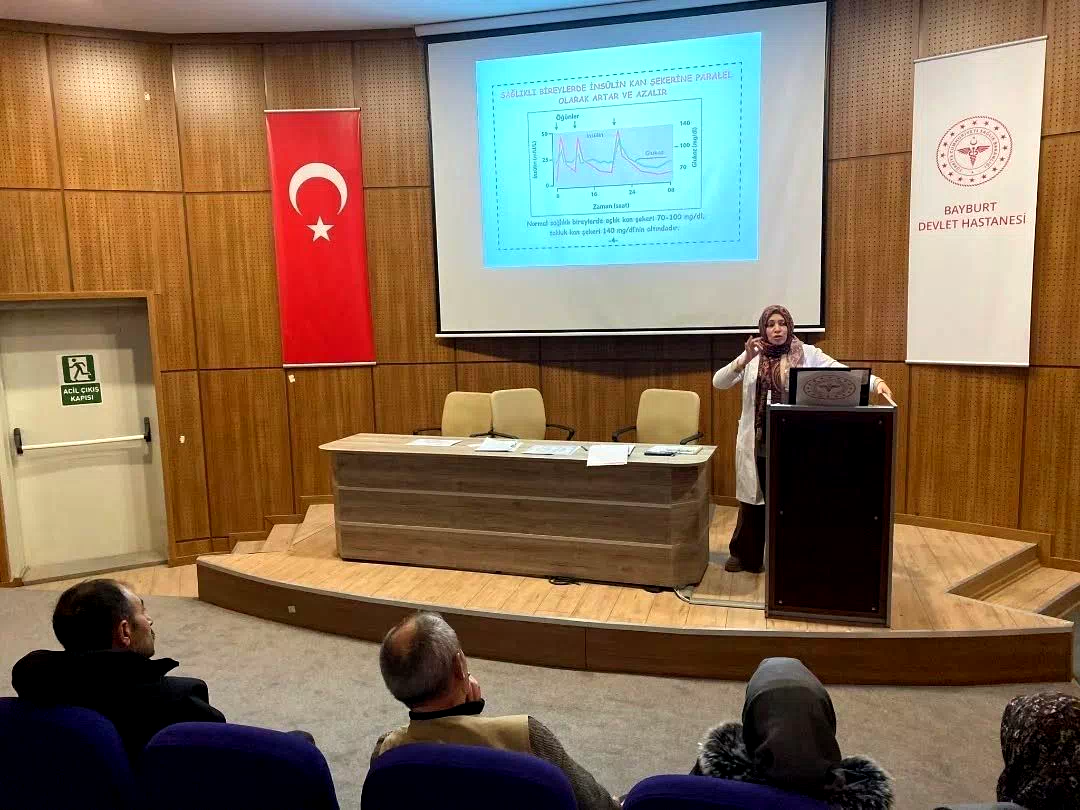 Yılın ilk diyabet okulu eğitimi yoğun katılımla gerçekleştirildi