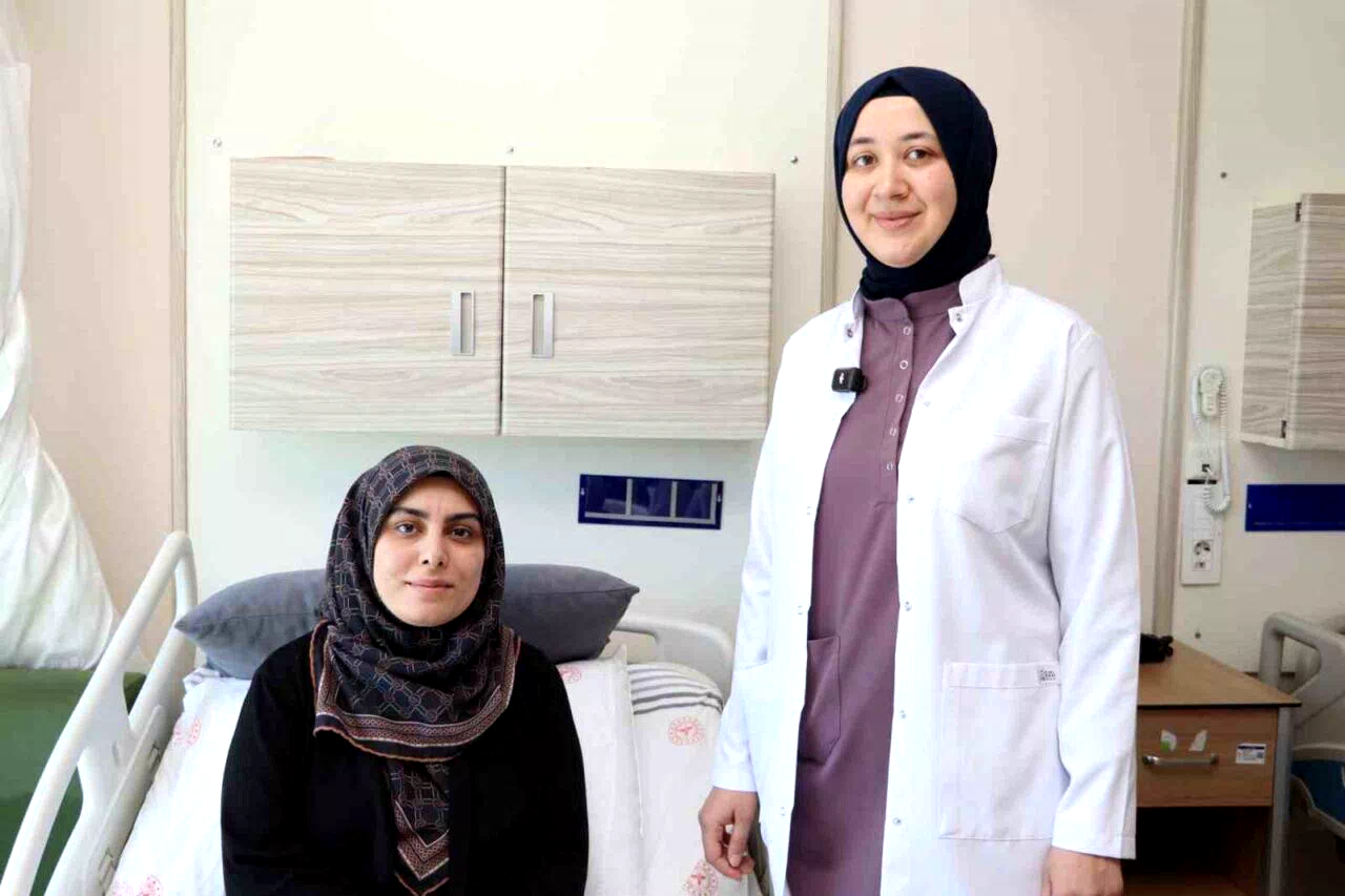 Yıllarca ağrı çekti, Sivas’ta başarılı operasyonla yüzü yeniden güldü