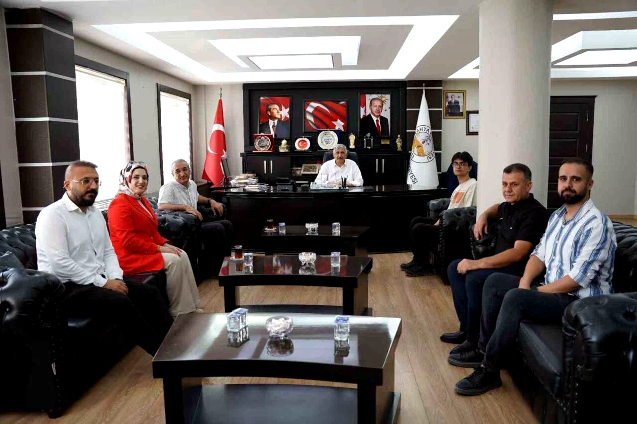 YKS Adıyaman il birincisi Musa Çelebi’den Başkan Hallaç’a ziyaret