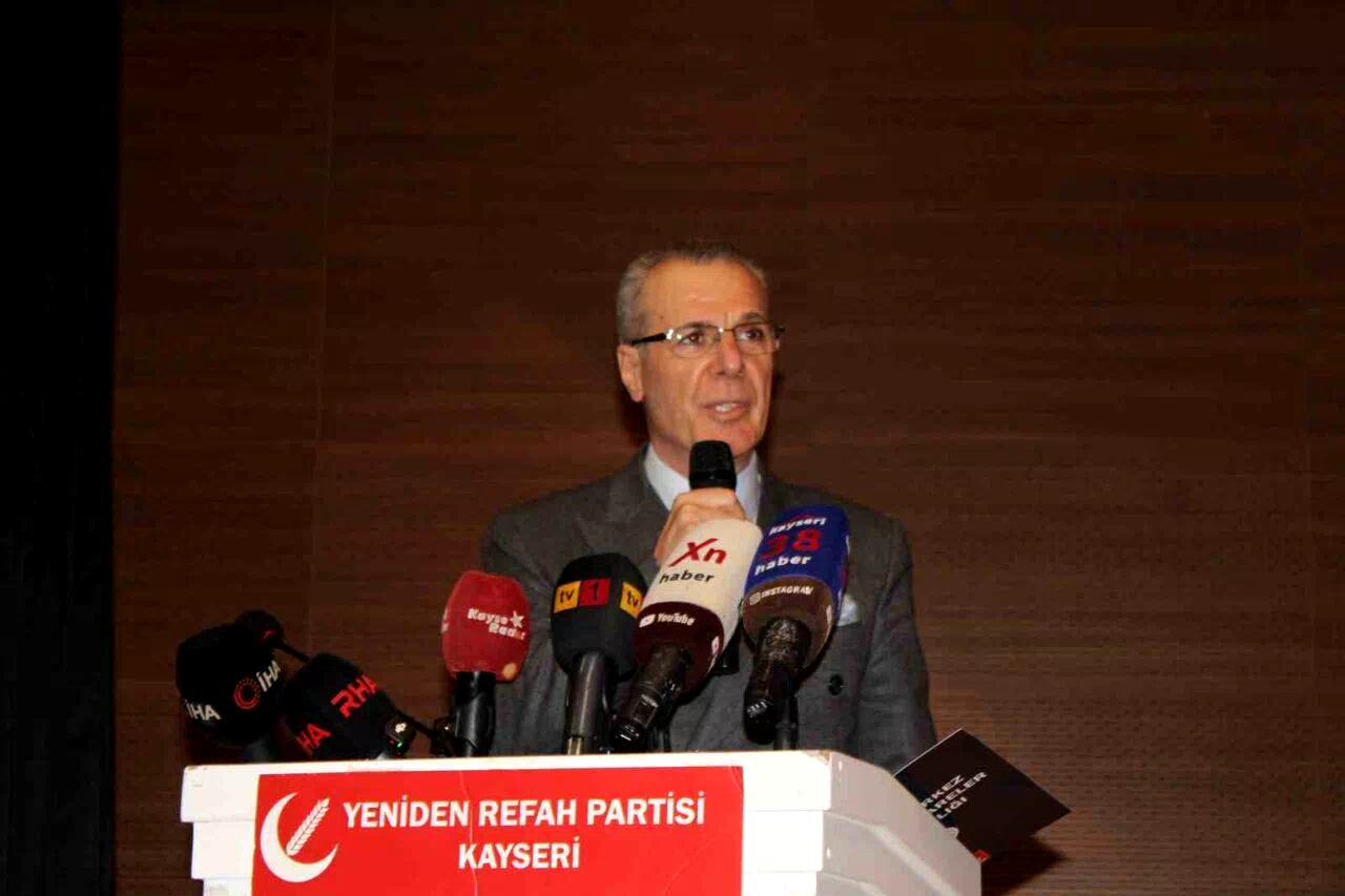 YRP Genel Başkan Yardımcısı Osmanağaoğlu: “Çürümekte olan yaprağın düşmesiyle çınara hiçbir şey olmaz”