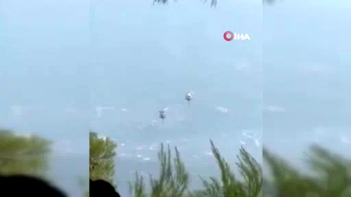 Yunanistan’da iki yangın söndürme helikopteri havada çarpıştı