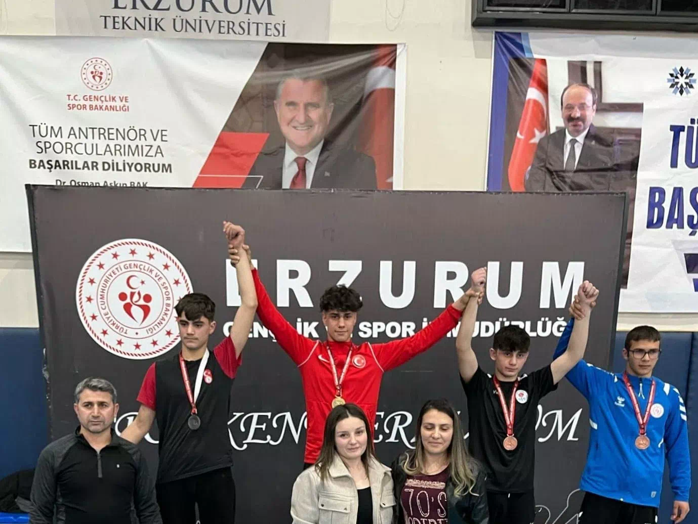 Yunusemre Belediyespor güreşçilerinden 5’i Türkiye Grekoromen Güreş Grup Şampiyonaları’ndan 2 altın ve 1 bronz madalya kazanarak Türkiye Şampiyonası Finalleri’ne katılmaya hak kazandı.