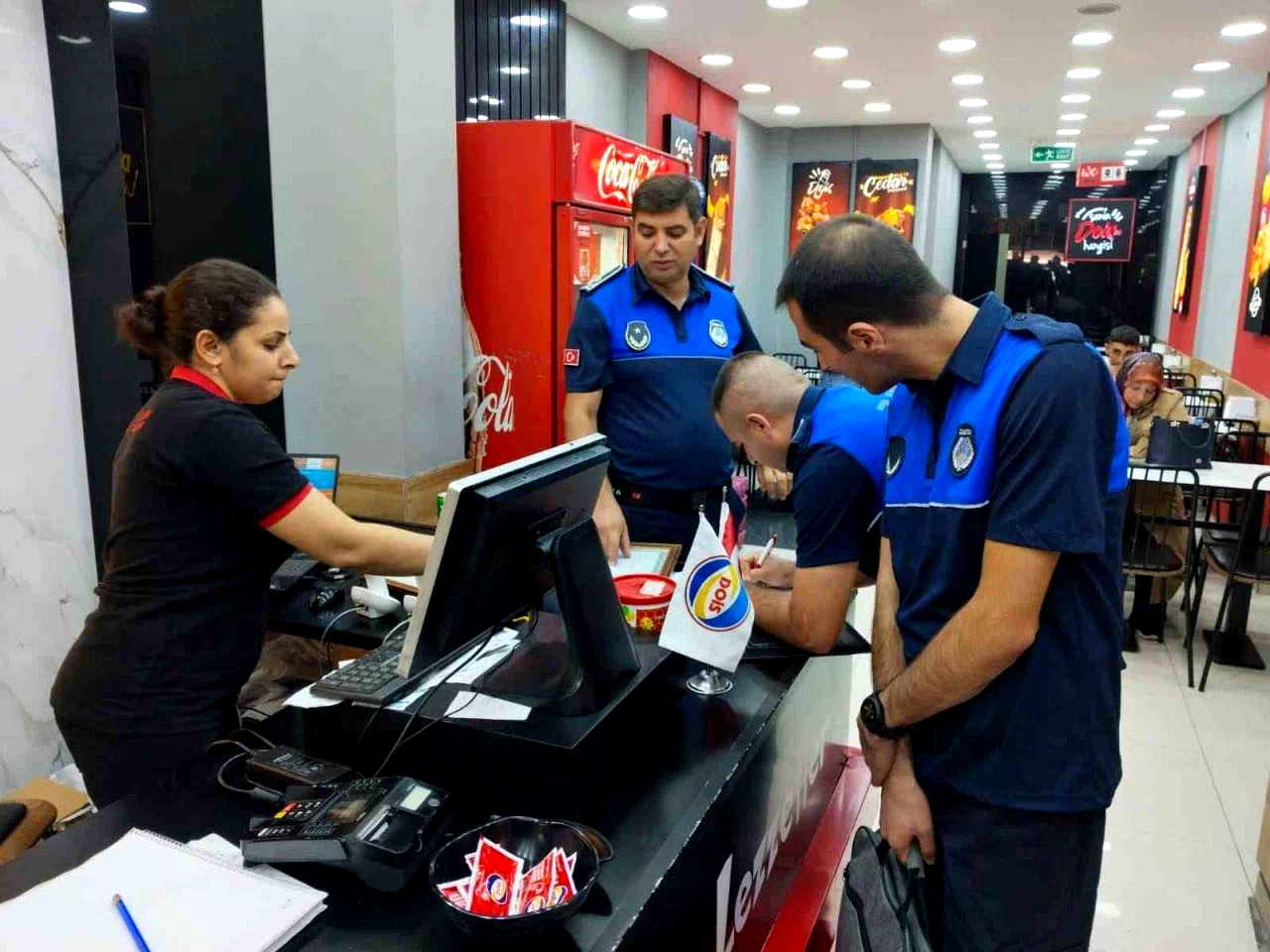 Zabıta ekiplerinden lokanta, kafe ve fast food işletmelerine denetim