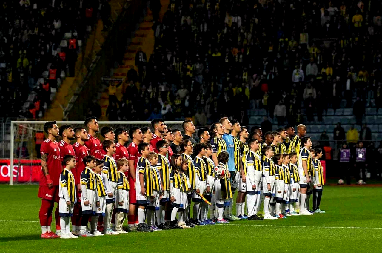 Ziraat Türkiye Kupası: Beyoğlu Yeni Çarşı: 0 – Fenerbahçe: 0 (Maç devam ediyor)