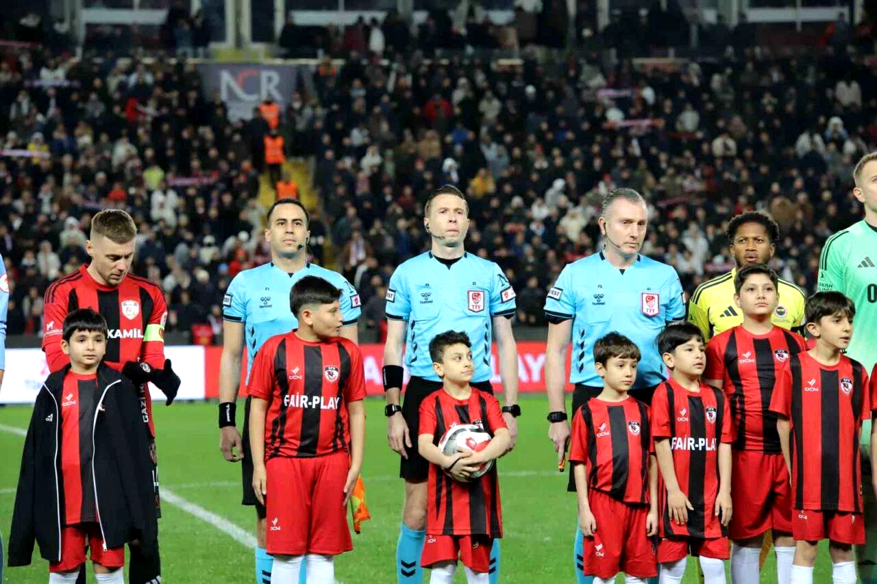 Ziraat Türkiye Kupası: Gaziantep FK: 0 – Fenerbahçe: 0 (Maç devam ediyor)