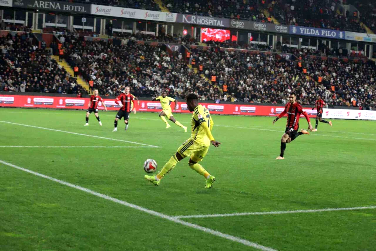 Ziraat Türkiye Kupası: Gaziantep FK: 0 – Fenerbahçe: 1 (İlk yarı)