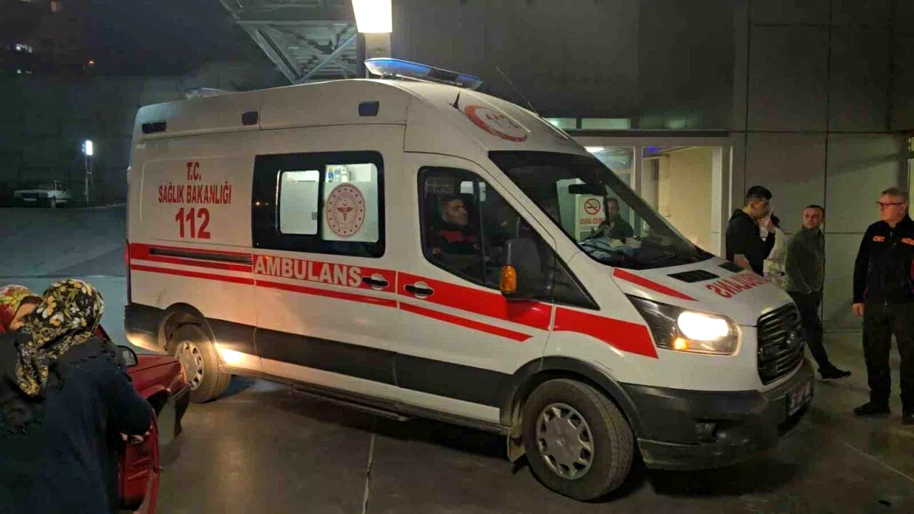 Zonguldak’ta balkondan düşen 3 yaşındaki çocuk ağır yaralandı