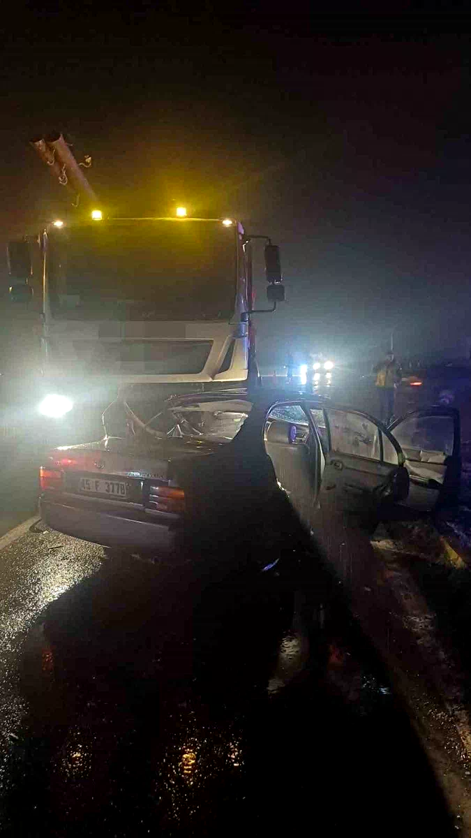 Zonguldak’ta kamyon ile otomobil çarpıştı: 3 yaralı