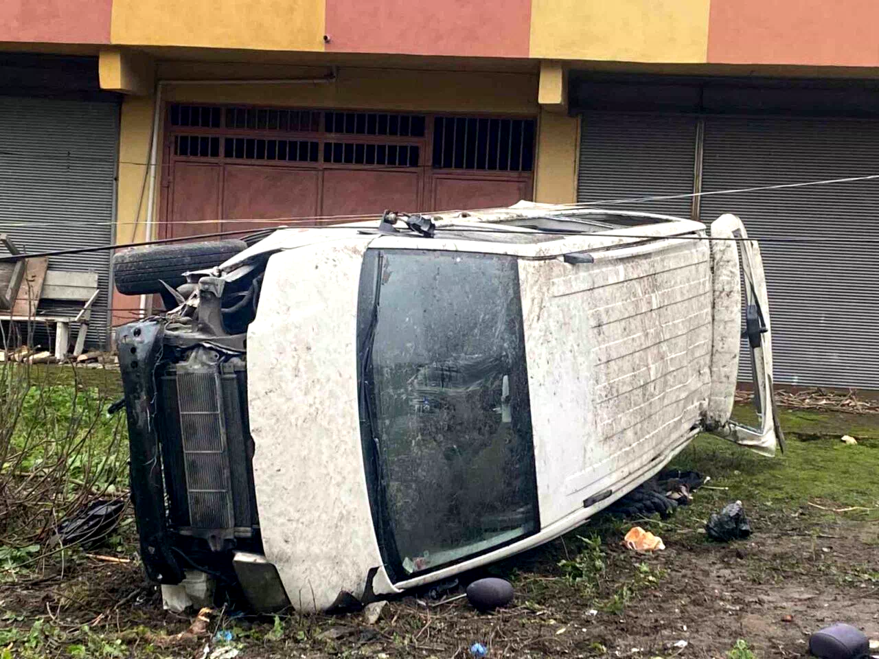 Zonguldak’ta minibüs devrildi, 4 yaralı
