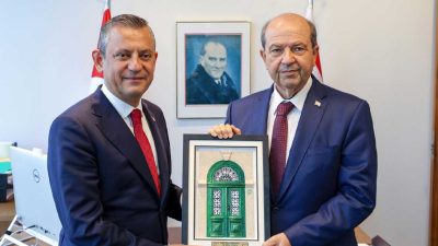 CHP Genel Başkanı Özgür Özel, New York’taki Türkevi önünde önemli