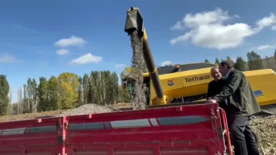 Bayburt’ta çerezlik ayçiçeği üretimi hızla artıyor! İl Müdürü Selami ERSEN’in